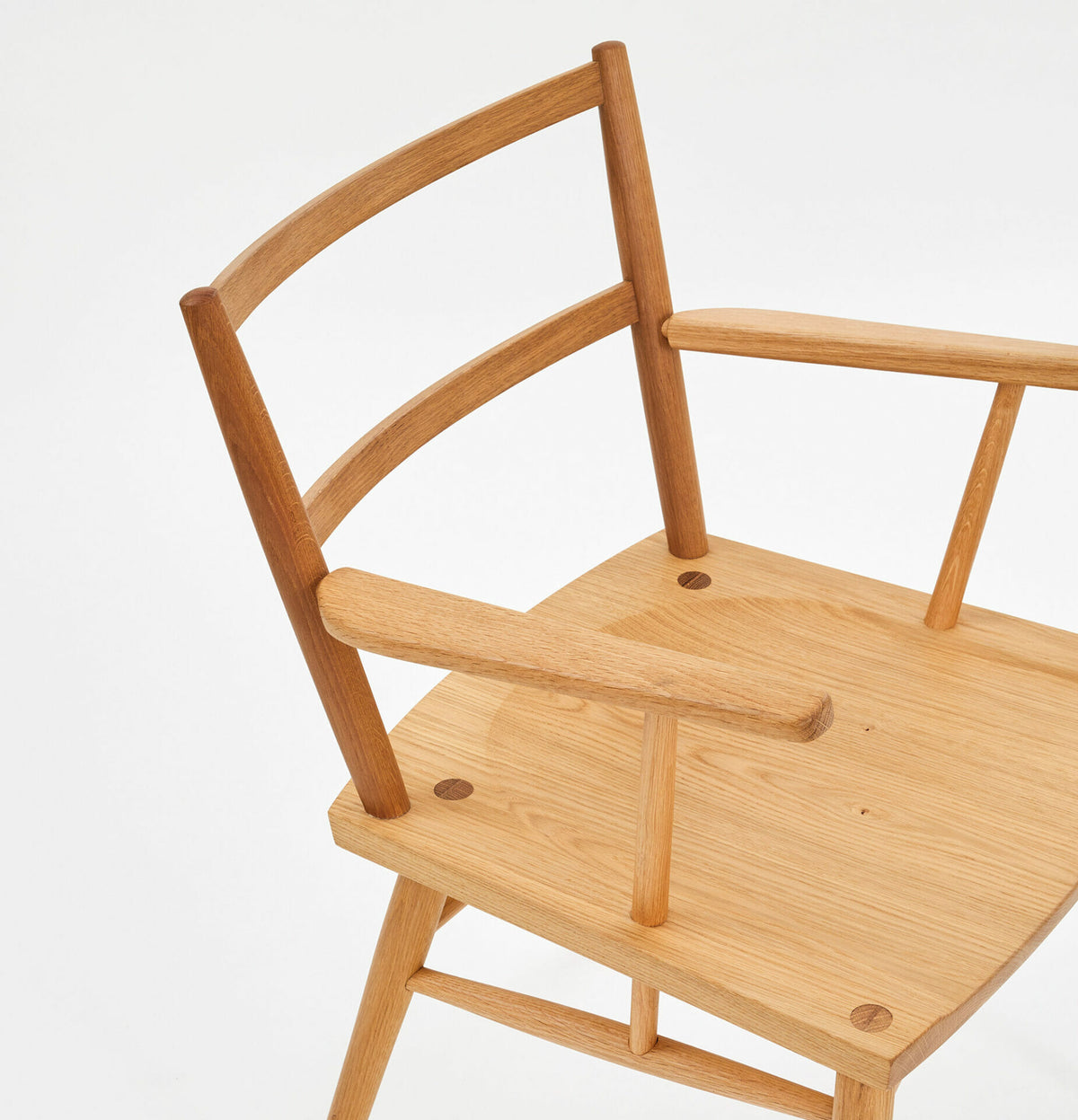 leo-chair