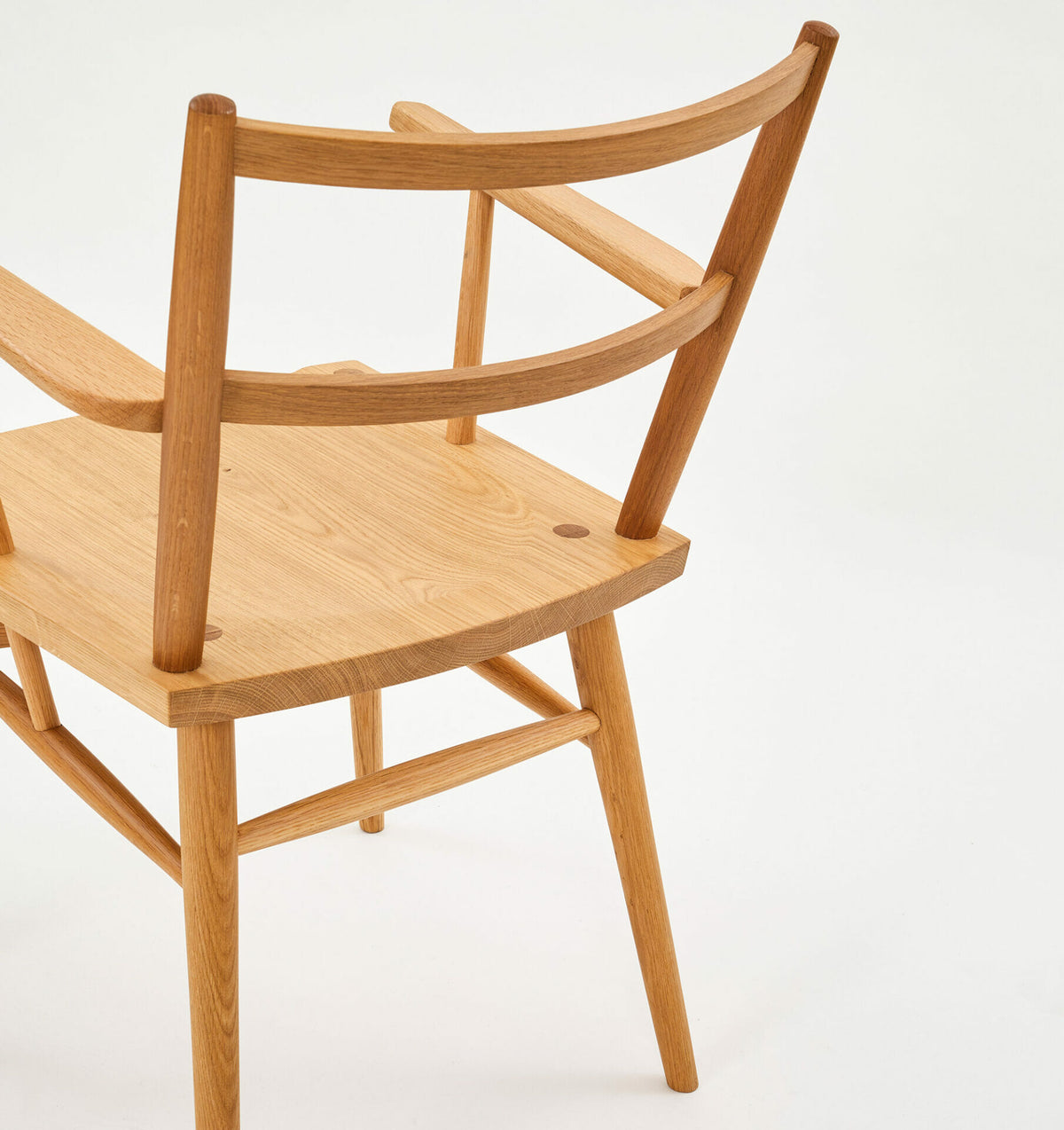 leo-chair