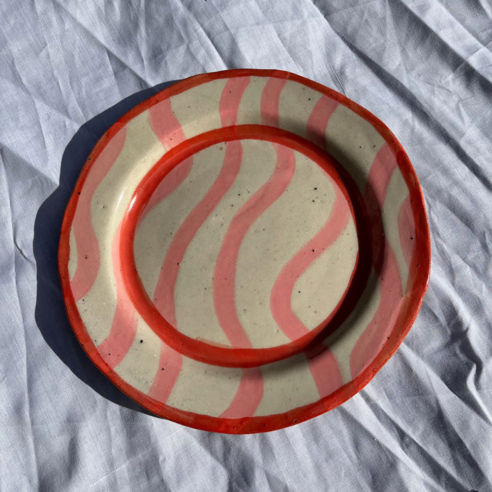 Squiggle-Dinner-Plate-Pink-and-Red
