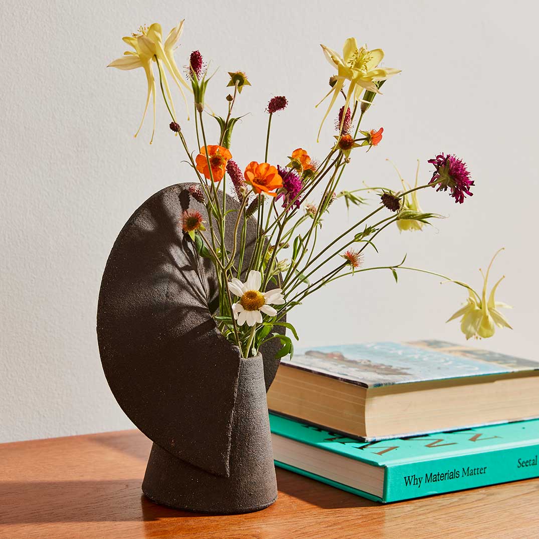 rainbow-vase-black-ceramic