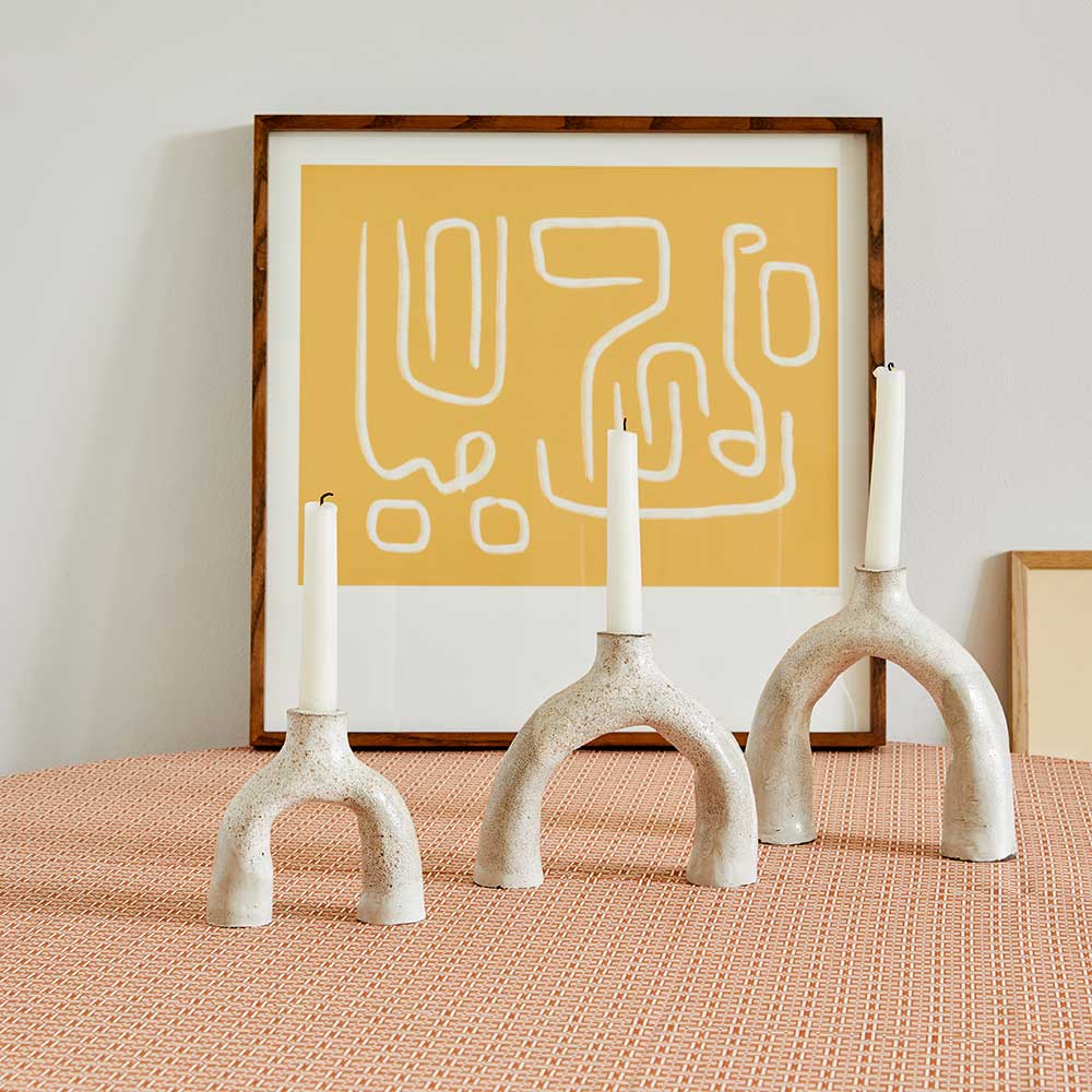 textured-leggy-ceramic-clay
