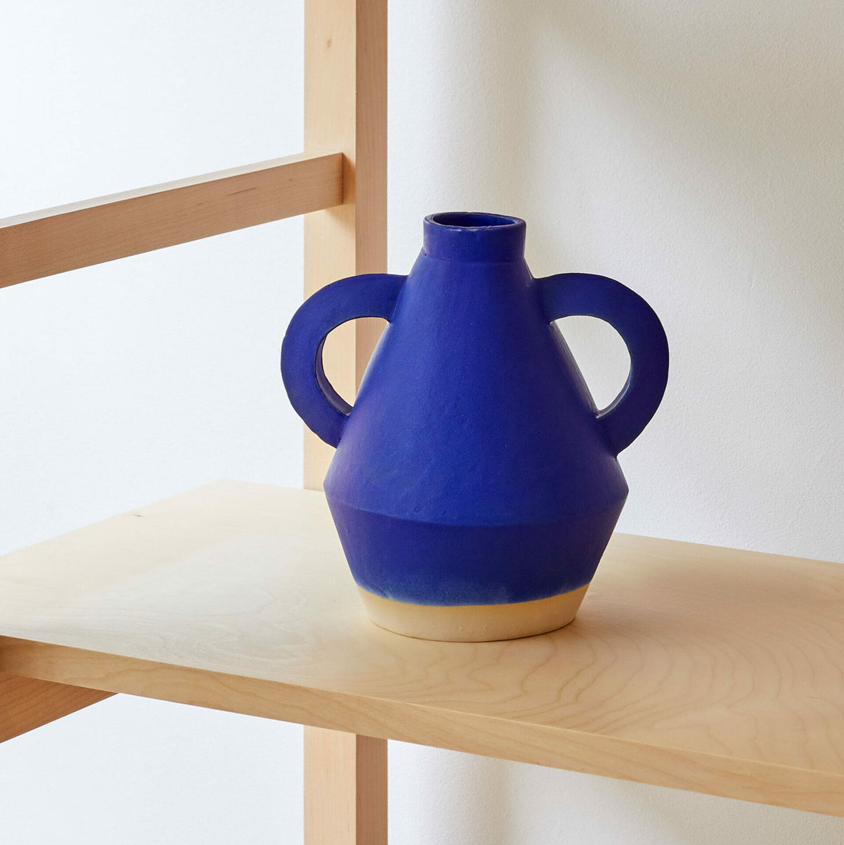 jumbo-handled-diamond-vase-in-blue