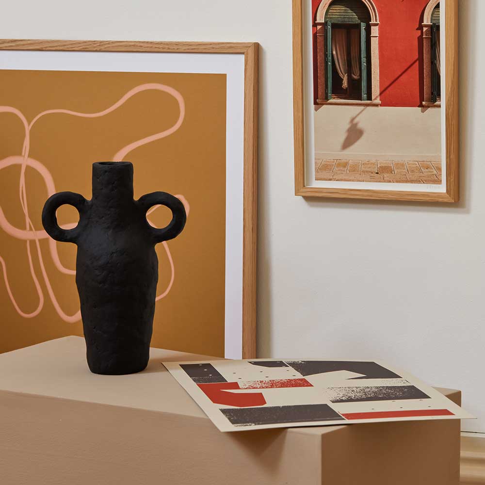 La-Lune-Black-Vase