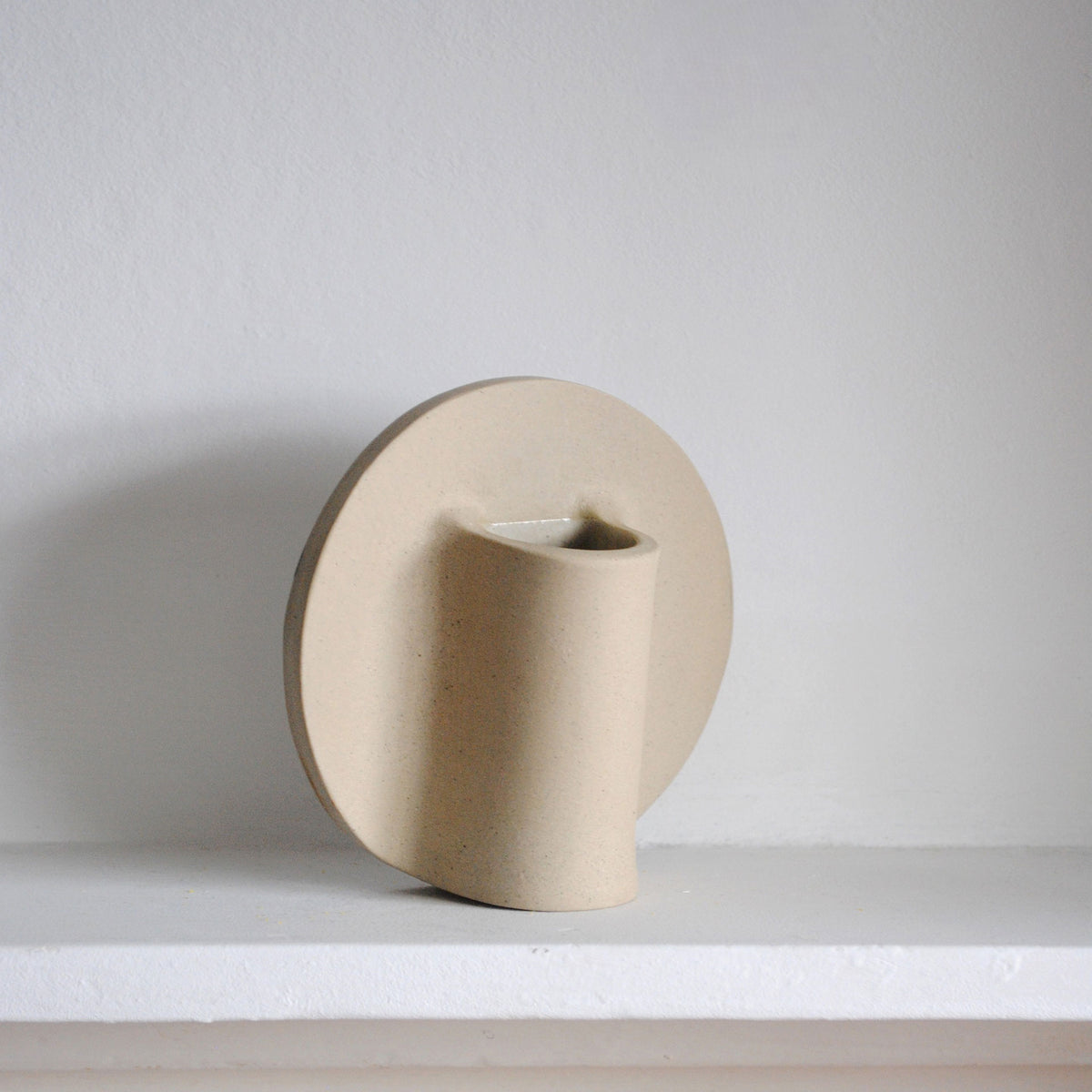 Circle-Vase-Black-White