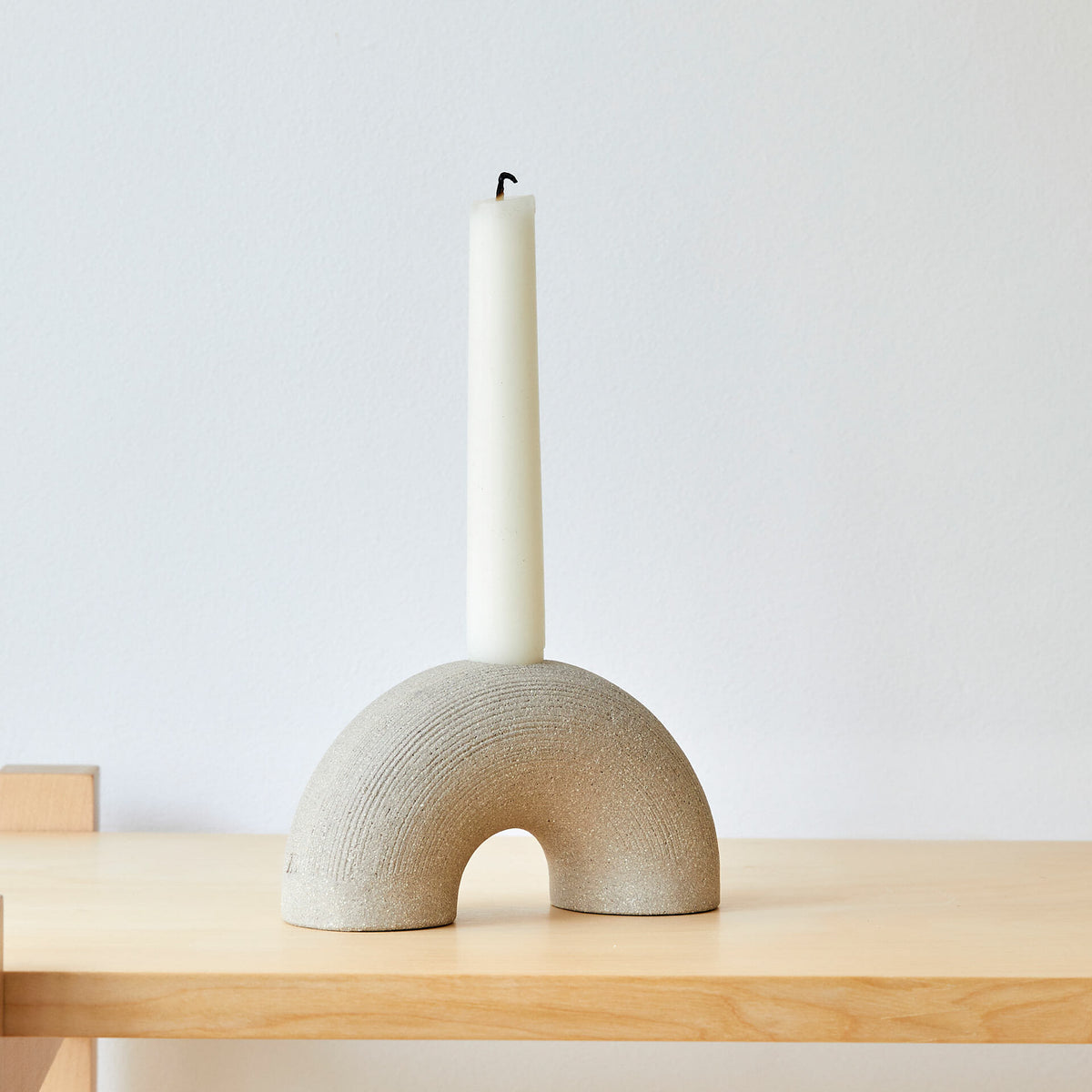arch-candle-holder-grey