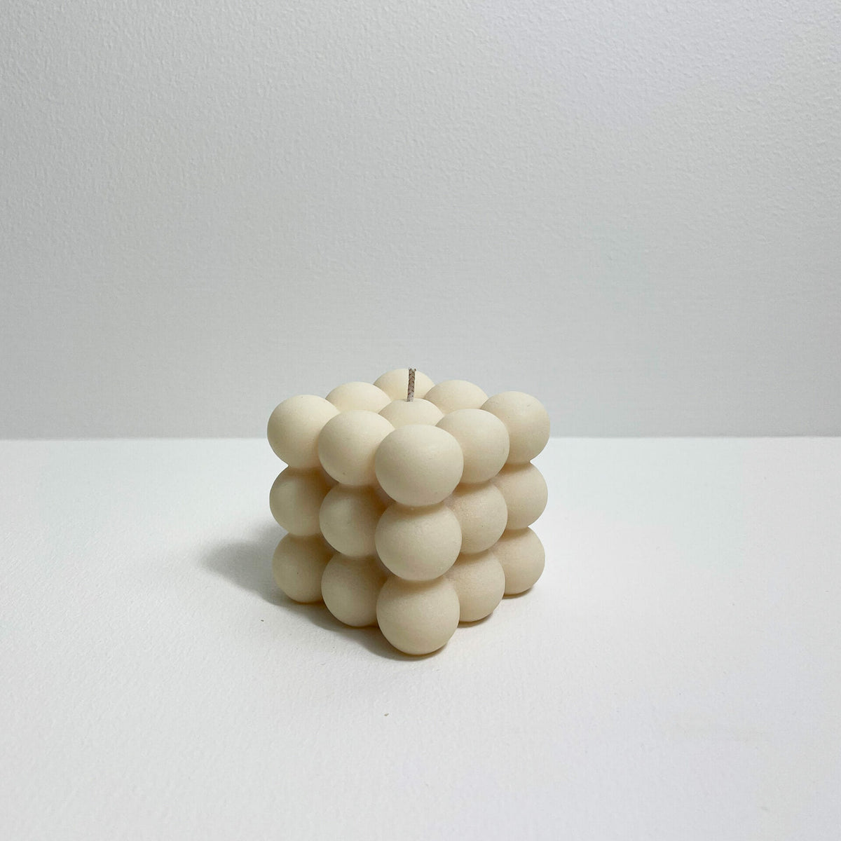 bubble-candle-cream