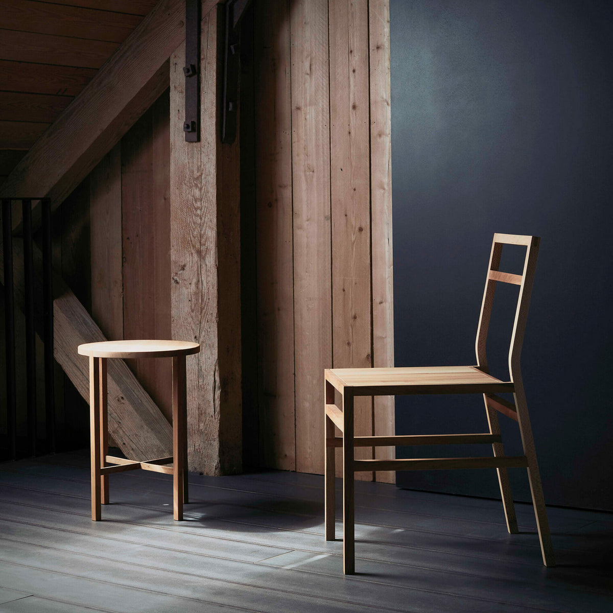 dining-chair-and-side-table