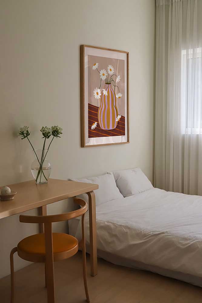 Daisies-in-Striped-Vase-Print