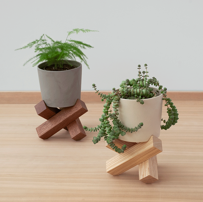 sarang-plant-pot-and-stand-small