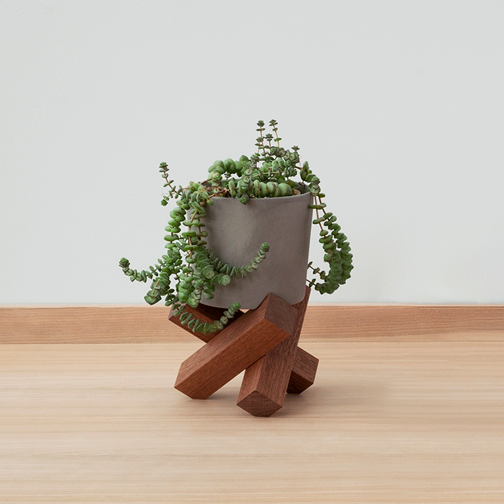 sarang-plant-pot-and-stand-small