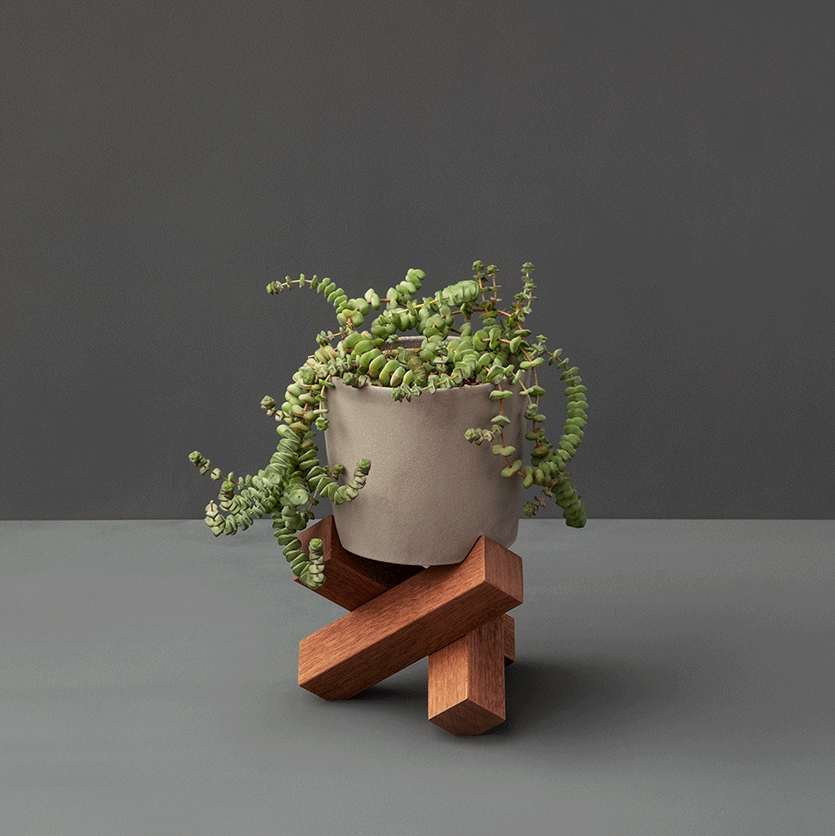 sarang-plant-pot-and-stand-small