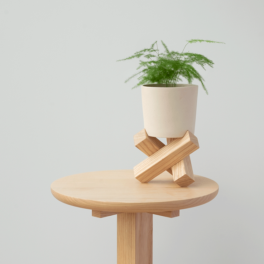 sarang-plant-pot-and-stand-small