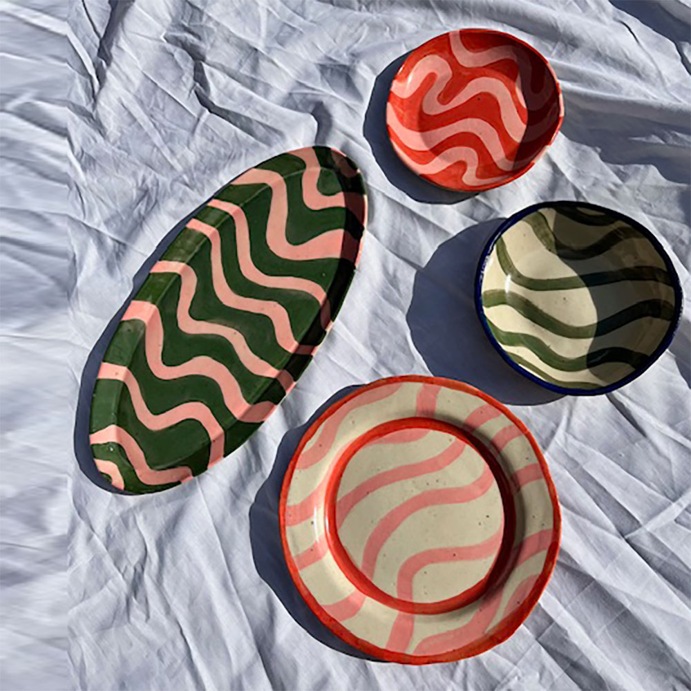 squiggle-dinner-plate-pink-and-red