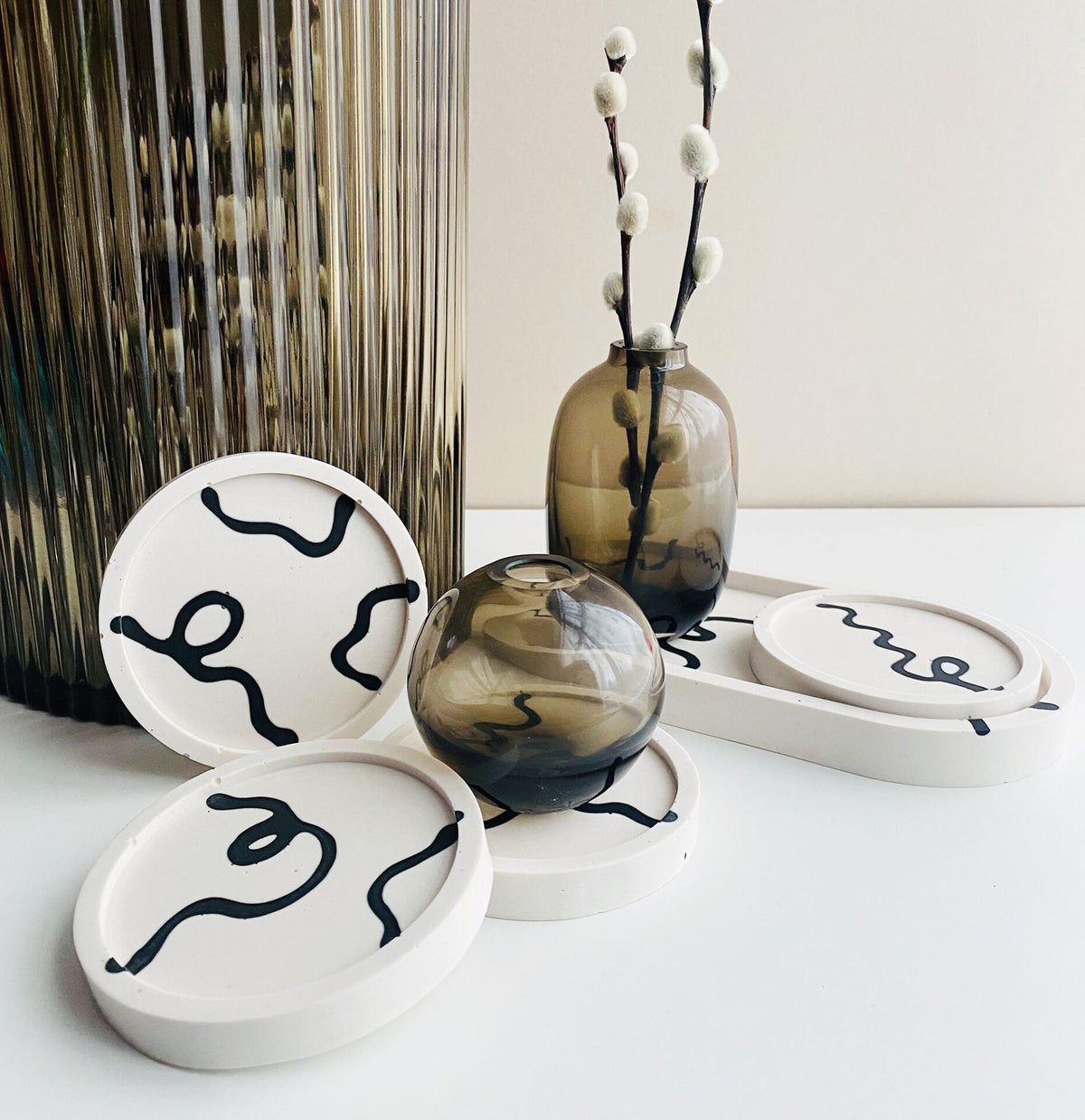 ink-oval-tray-jesmonite-homeware-jewellery-home-accessories
