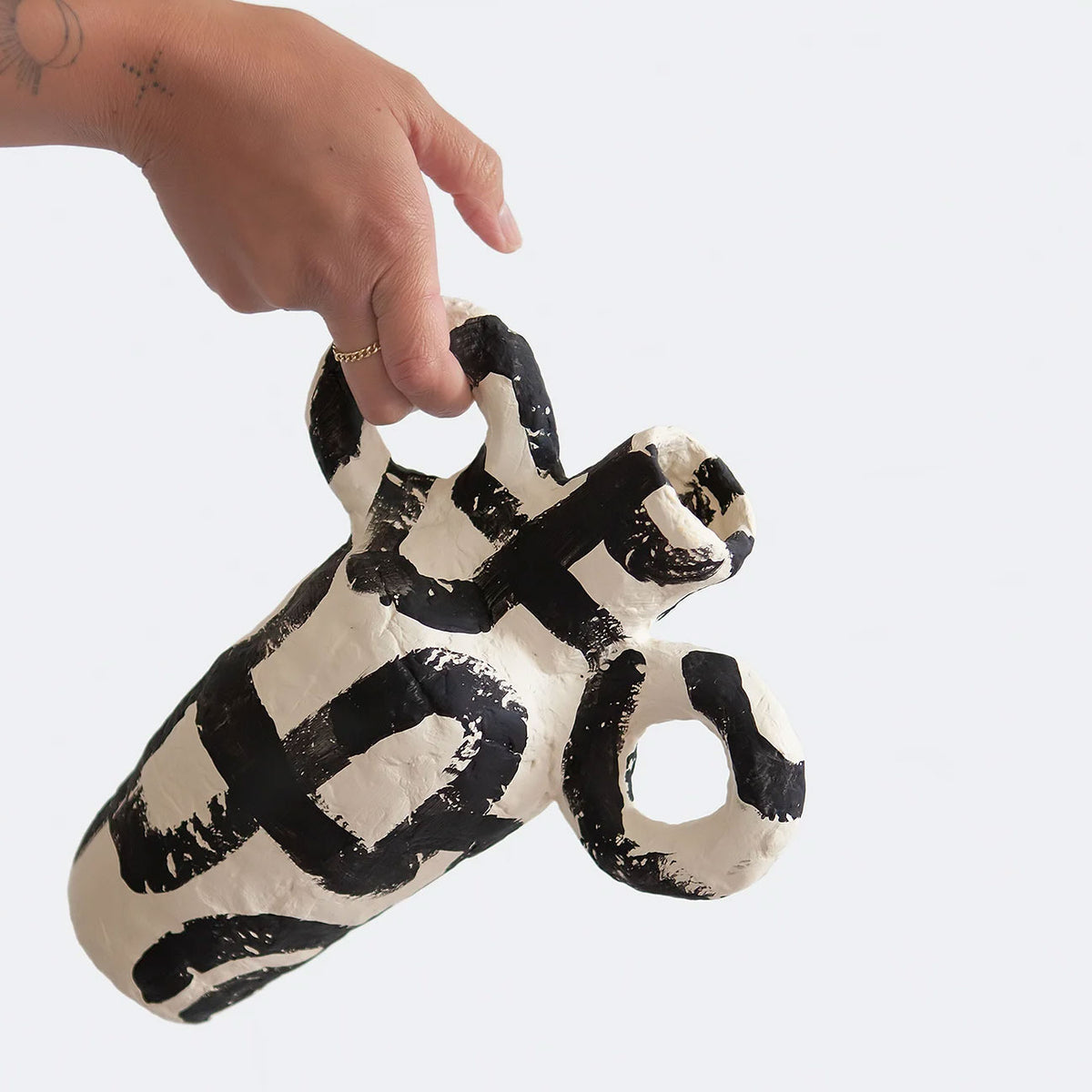La-Lune-Stroke-Vase