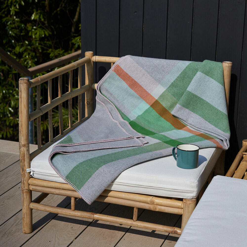 hedgerow-dogrose-blanket
