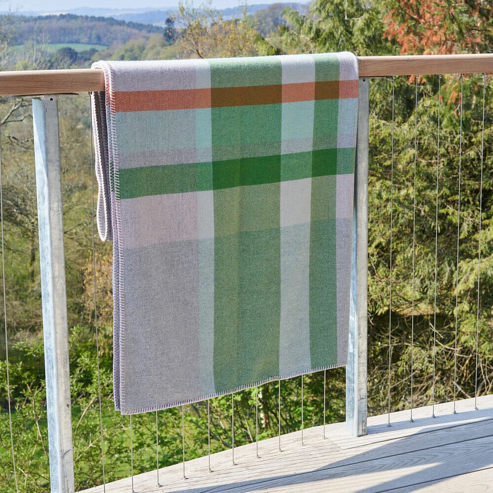 hedgerow-dogrose-blanket