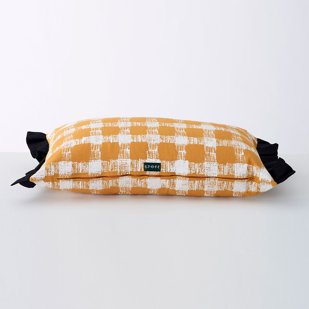Picnic-Cushion-Daisy