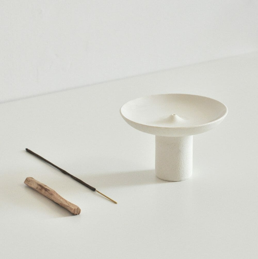 offering-incense-holder-white-ceramics