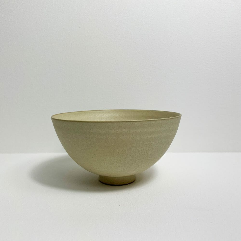 medium-bowl-warm-white-ceramics-pottery