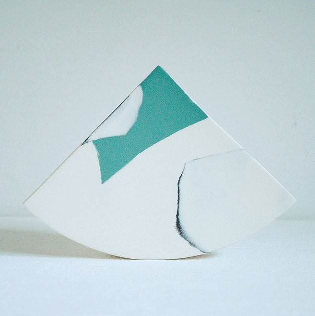 summit-ceramic-shape-vase-green-and-white