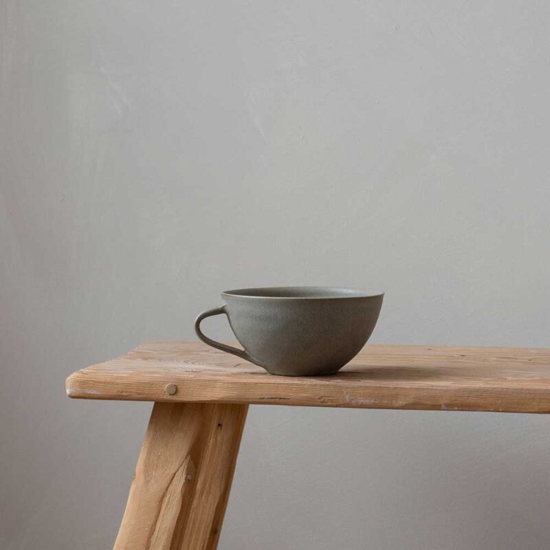 Curved-Cup-in-Feather-Grey-by-Borja-Moronta